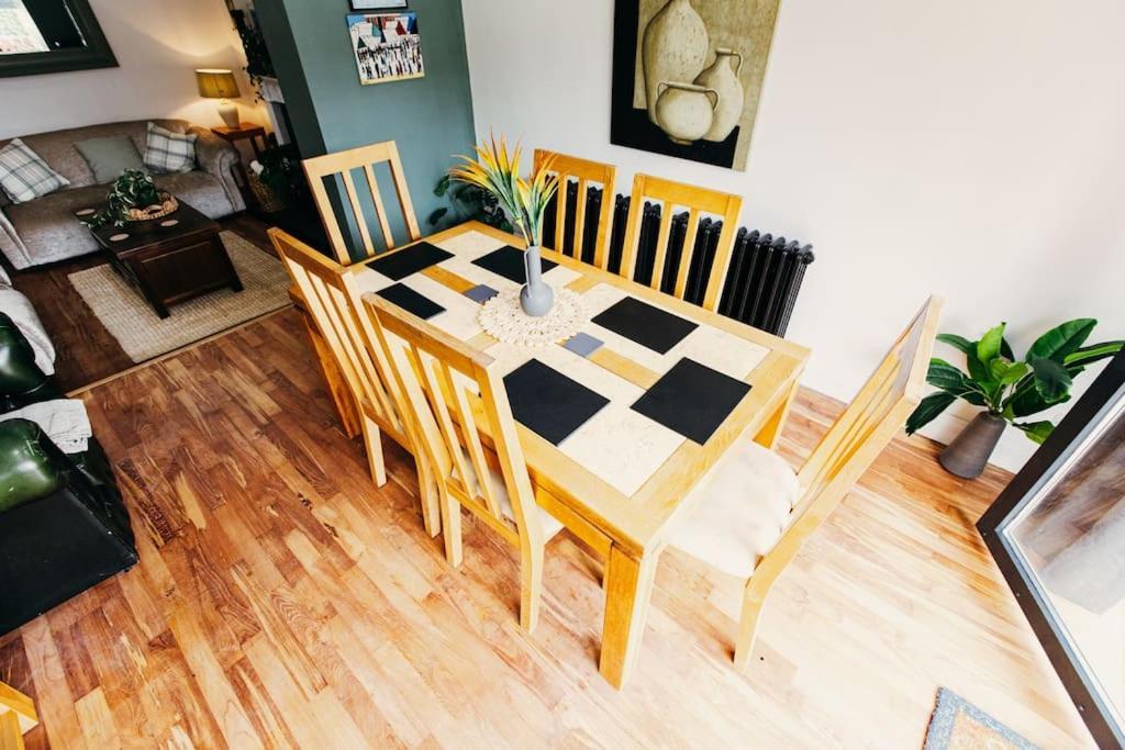 Friars Bush House - Stunning 4 Bedroom Detached House In Exclusive Queens Quarter Luxury Centre Hébergement de vacances